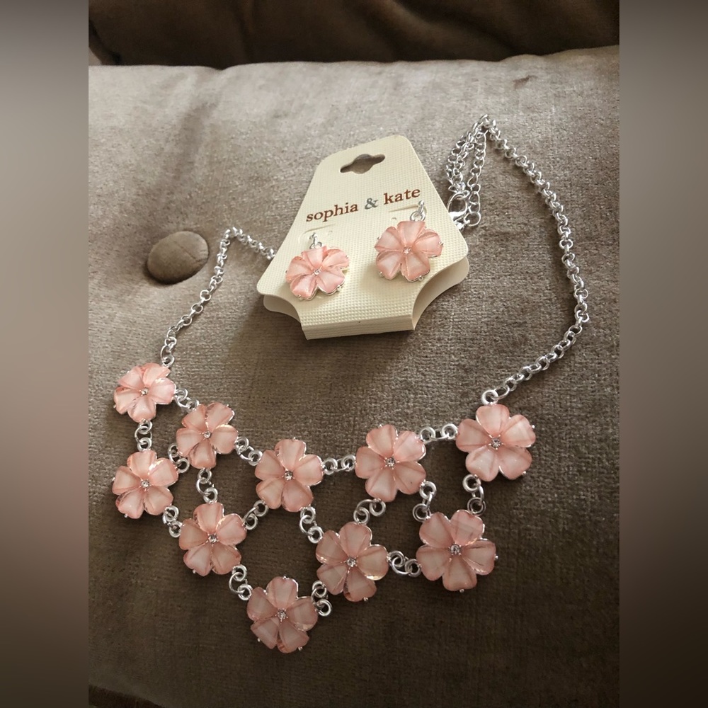 4-sale Sophia & Kate Flower Costume Jewelry Set- 605 $30 or $25 w/offer